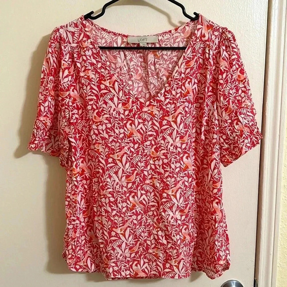LOFT Tops - EUC Loft V-neck Floral Peacock Blouse